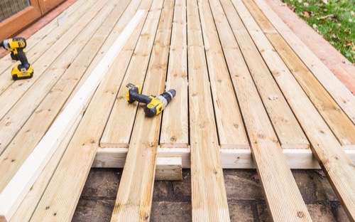 Carpenter In Dudley, Building outdoor decking, hire a builder.